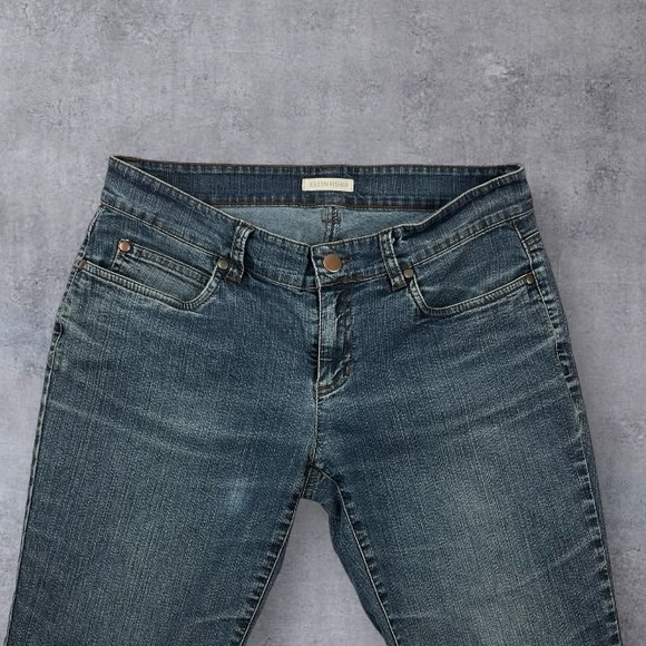 Eileen Fisher Mid-Rise Straight Leg Jeans in Medium Blue Wash Size: 4 - Picture 1 of 16